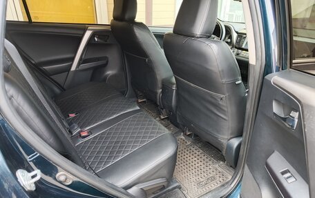 Toyota RAV4, 2018 год, 2 950 000 рублей, 10 фотография