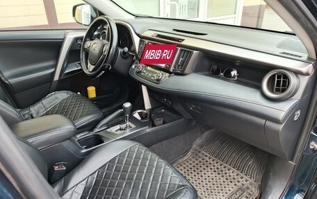 Toyota RAV4, 2018 год, 2 950 000 рублей, 9 фотография