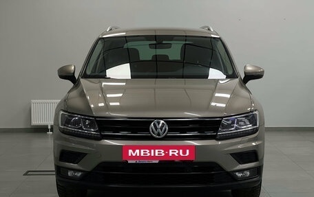 Volkswagen Tiguan II, 2018 год, 2 690 000 рублей, 2 фотография