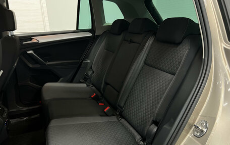 Volkswagen Tiguan II, 2018 год, 2 690 000 рублей, 19 фотография