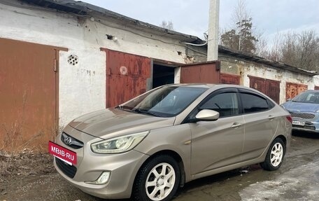 Hyundai Solaris II рестайлинг, 2013 год, 900 000 рублей, 4 фотография