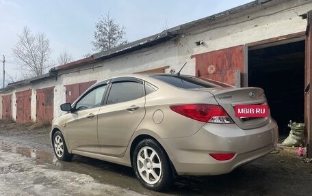 Hyundai Solaris II рестайлинг, 2013 год, 900 000 рублей, 7 фотография