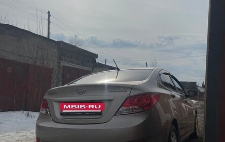 Hyundai Solaris II рестайлинг, 2013 год, 900 000 рублей, 9 фотография