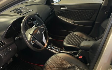 Hyundai Solaris II рестайлинг, 2013 год, 900 000 рублей, 30 фотография