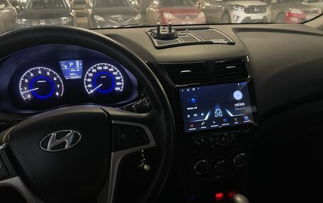 Hyundai Solaris II рестайлинг, 2013 год, 900 000 рублей, 25 фотография