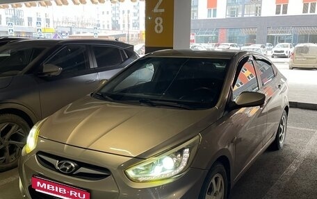 Hyundai Solaris II рестайлинг, 2013 год, 900 000 рублей, 28 фотография