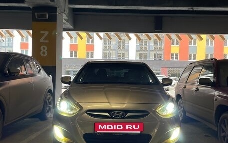 Hyundai Solaris II рестайлинг, 2013 год, 900 000 рублей, 26 фотография