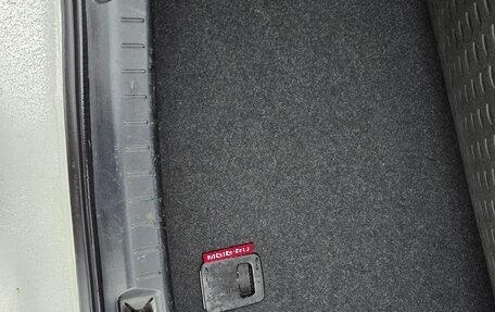 Toyota Avensis III рестайлинг, 2005 год, 699 000 рублей, 10 фотография