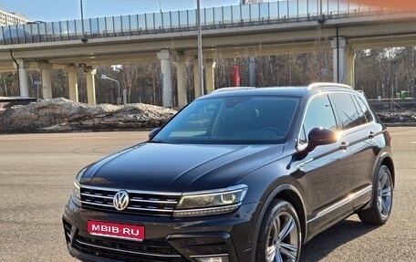 Volkswagen Tiguan II, 2018 год, 3 600 000 рублей, 1 фотография