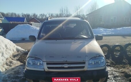 Chevrolet Niva I рестайлинг, 2005 год, 240 000 рублей, 1 фотография