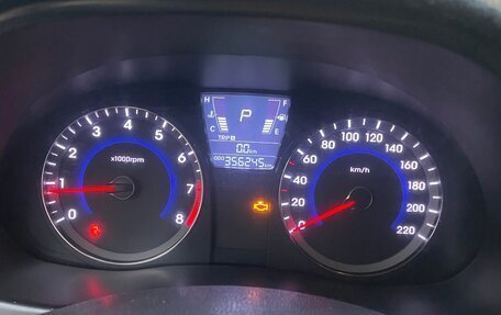 Hyundai Solaris II рестайлинг, 2012 год, 450 000 рублей, 5 фотография