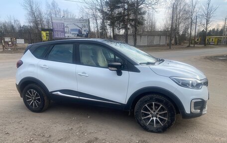 Renault Kaptur I рестайлинг, 2017 год, 1 050 000 рублей, 2 фотография