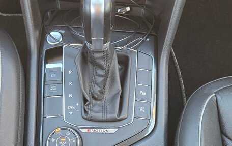 Volkswagen Tiguan II, 2018 год, 3 600 000 рублей, 20 фотография