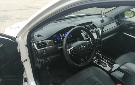 Toyota Camry, 2016 год, 1 950 000 рублей, 10 фотография