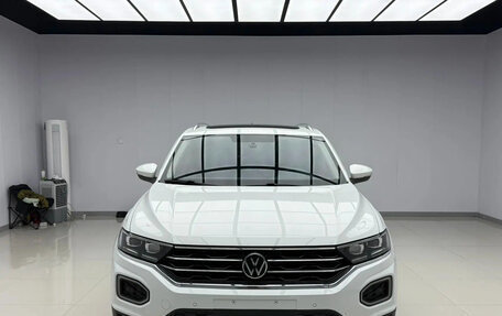 Volkswagen T-Roc I, 2022 год, 1 550 040 рублей, 2 фотография