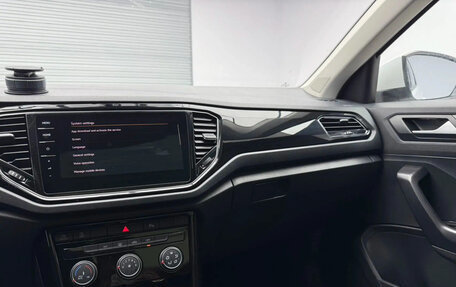 Volkswagen T-Roc I, 2022 год, 1 550 040 рублей, 8 фотография