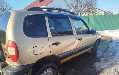 Chevrolet Niva I рестайлинг, 2005 год, 240 000 рублей, 3 фотография