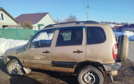 Chevrolet Niva I рестайлинг, 2005 год, 240 000 рублей, 5 фотография