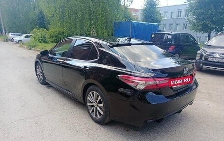 Toyota Camry, 2018 год, 2 650 000 рублей, 6 фотография