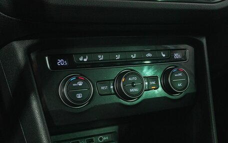 Volkswagen Tiguan II, 2018 год, 2 158 000 рублей, 13 фотография