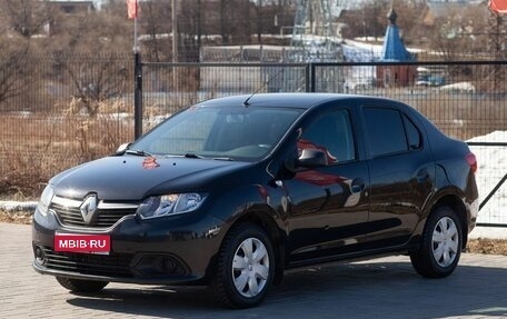 Renault Logan II, 2015 год, 895 000 рублей, 1 фотография