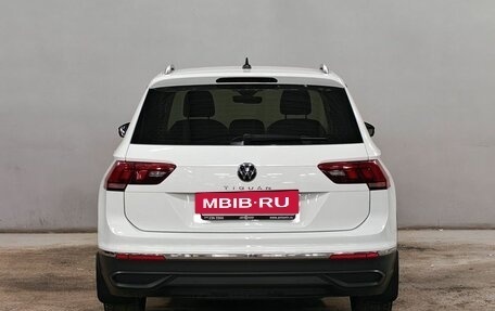 Volkswagen Tiguan II, 2021 год, 2 913 000 рублей, 6 фотография