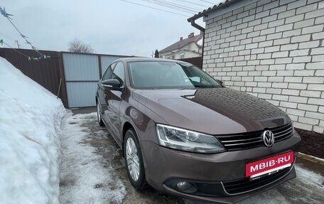 Volkswagen Jetta VI, 2014 год, 1 030 000 рублей, 2 фотография