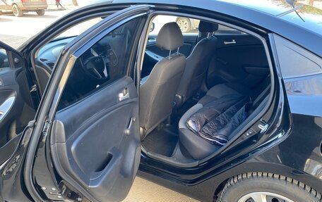 Hyundai Solaris II рестайлинг, 2011 год, 950 000 рублей, 10 фотография