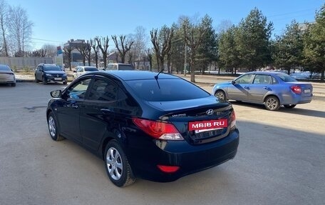 Hyundai Solaris II рестайлинг, 2011 год, 950 000 рублей, 3 фотография