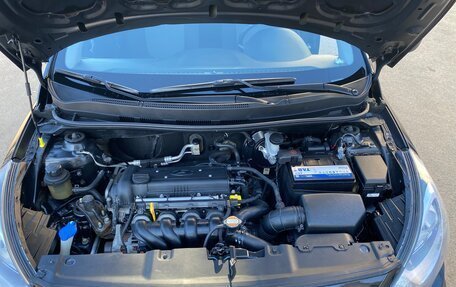 Hyundai Solaris II рестайлинг, 2011 год, 950 000 рублей, 18 фотография