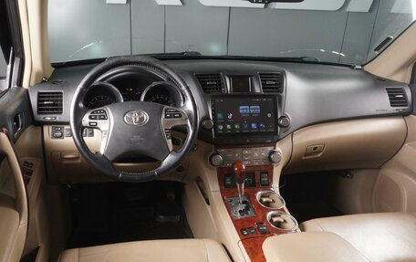 Toyota Highlander III, 2011 год, 1 869 000 рублей, 6 фотография