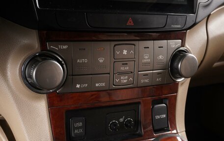 Toyota Highlander III, 2011 год, 1 869 000 рублей, 18 фотография