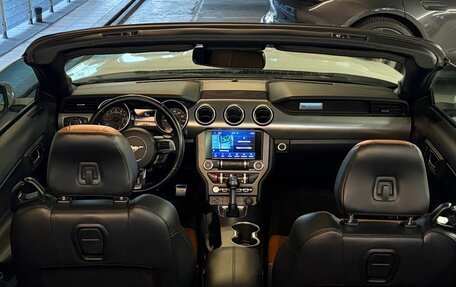 Ford Mustang VI рестайлинг, 2018 год, 3 150 000 рублей, 25 фотография