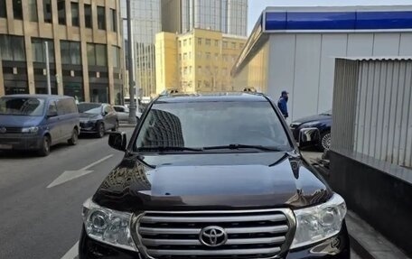 Toyota Land Cruiser 200, 2011 год, 2 700 000 рублей, 6 фотография