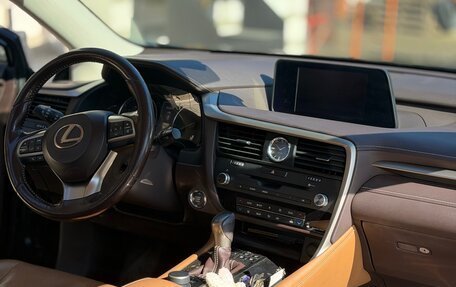 Lexus RX IV рестайлинг, 2018 год, 3 900 000 рублей, 7 фотография