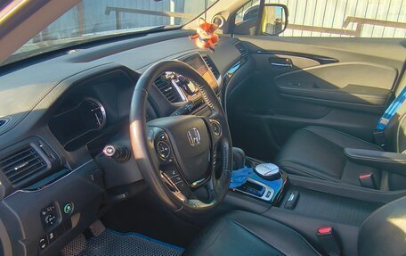 Honda Pilot III рестайлинг, 2018 год, 3 799 000 рублей, 4 фотография