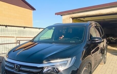 Honda Pilot III рестайлинг, 2018 год, 3 799 000 рублей, 3 фотография