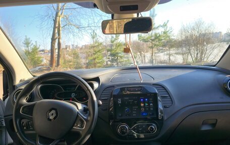 Renault Kaptur I рестайлинг, 2017 год, 1 285 000 рублей, 23 фотография