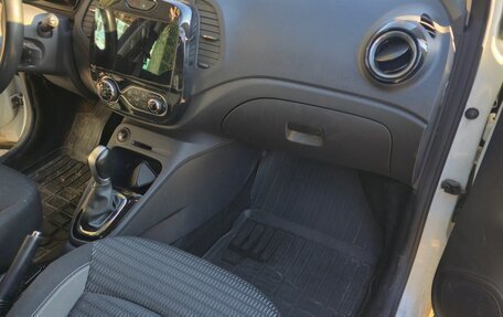 Renault Kaptur I рестайлинг, 2017 год, 1 285 000 рублей, 24 фотография