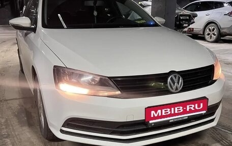 Volkswagen Jetta VI, 2015 год, 1 250 000 рублей, 2 фотография