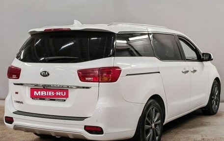 KIA Carnival III, 2018 год, 2 513 000 рублей, 5 фотография