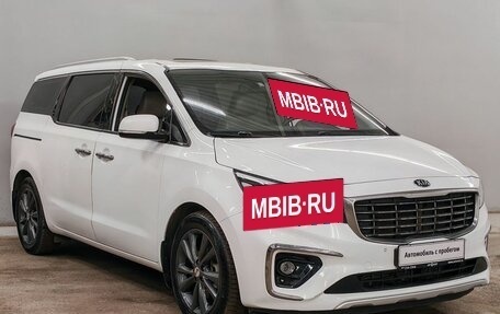 KIA Carnival III, 2018 год, 2 513 000 рублей, 3 фотография