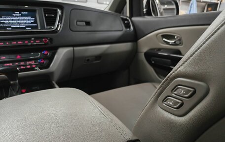 KIA Carnival III, 2018 год, 2 513 000 рублей, 19 фотография