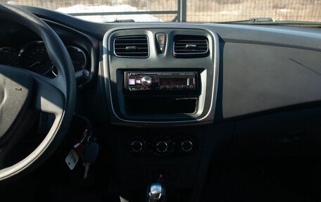 Renault Logan II, 2015 год, 895 000 рублей, 25 фотография