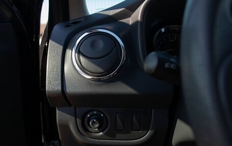 Renault Logan II, 2015 год, 895 000 рублей, 33 фотография