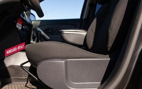 Renault Logan II, 2015 год, 895 000 рублей, 31 фотография