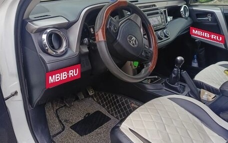Toyota RAV4, 2015 год, 2 050 000 рублей, 8 фотография