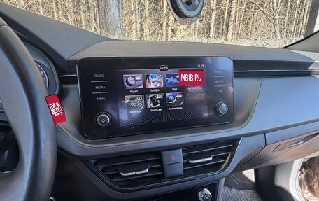 Skoda Rapid II, 2021 год, 2 100 000 рублей, 13 фотография