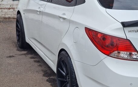 Hyundai Solaris II рестайлинг, 2012 год, 800 000 рублей, 1 фотография