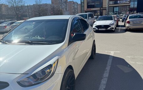 Hyundai Solaris II рестайлинг, 2012 год, 800 000 рублей, 8 фотография